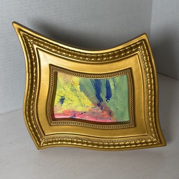 Gold Colored Irregular Shaped 5x7 Table Photo Or Art Frame - Picture 1 of 10